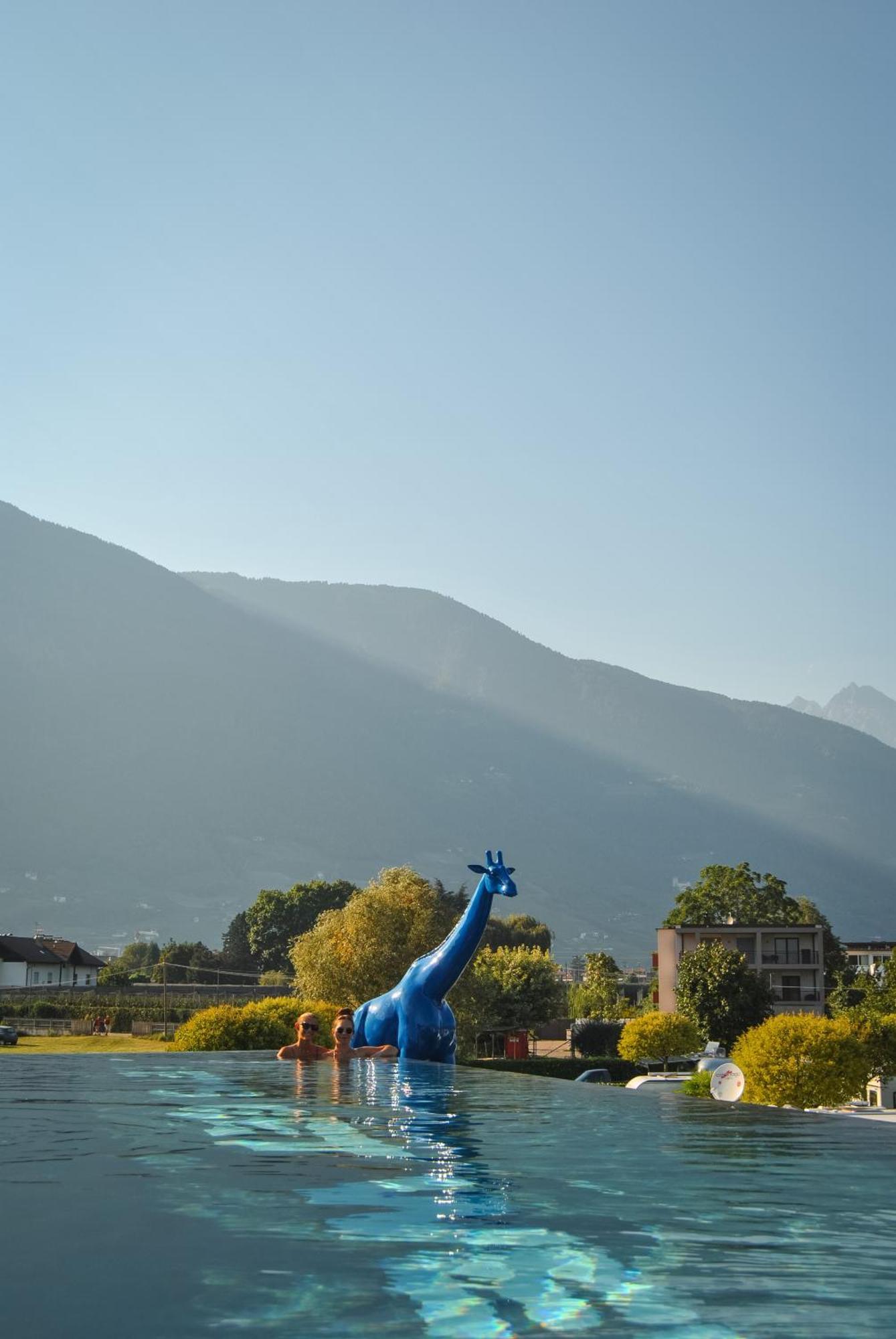 Schlosshof Charme Resort - Hotel & Camping Lana Exterior photo
